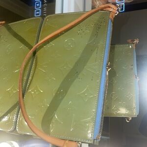 ✨Louis Vuitton✨ Vernis Pouchette